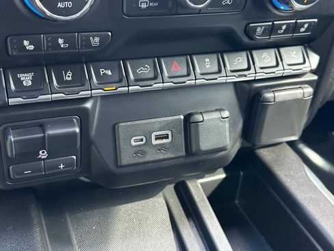 Used 2022 Chevrolet Silverado 3500 High Country w/ Z71 Off-Road Package image 11