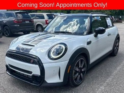 Used 2023 MINI Cooper S FWD image 1