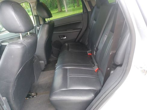 Used 2010 Jeep Grand Cherokee Laredo AWD/4WD image 26
