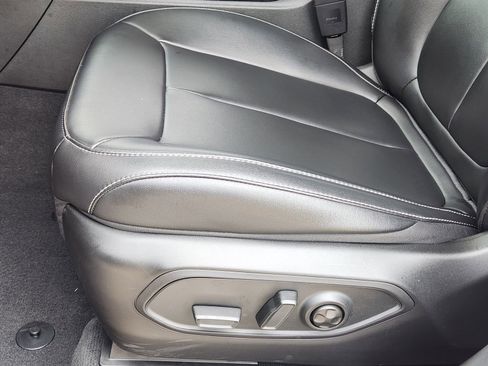 Used 2025 Jeep Grand Cherokee L Limited image 34