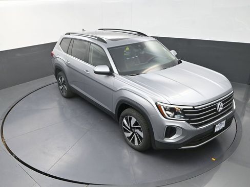 New 2026 Volkswagen Atlas SE image 13