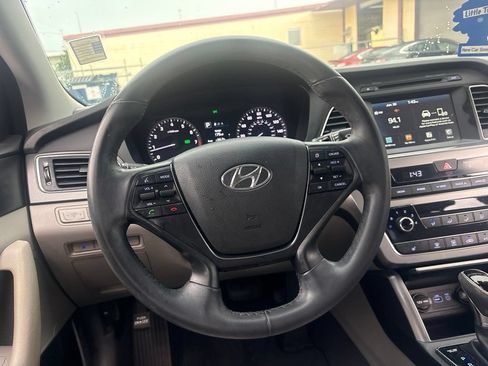 Used 2017 Hyundai Sonata Sport w/ Value Edition Package 02 FWD image 18