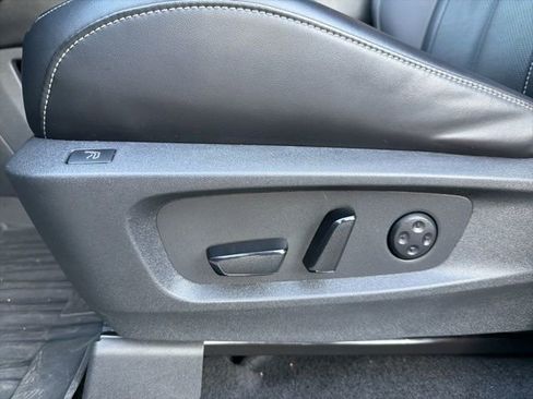 Used 2024 INFINITI QX60 Sensory w/ Vision Package image 12