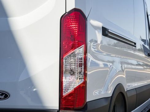 New 2026 Ford Transit 250 148 Medium Roof RWD image 8
