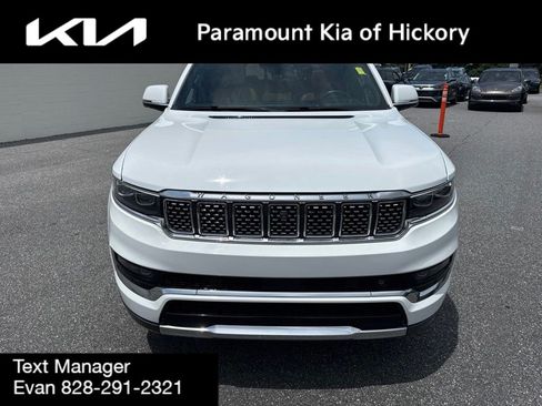 Used 2022 Jeep Grand Wagoneer Series III AWD/4WD image 2