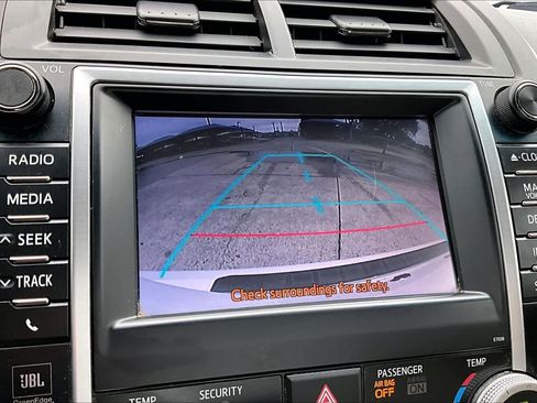 Used 2012 Toyota Camry XLE w/ Leather Pkg FWD image 27