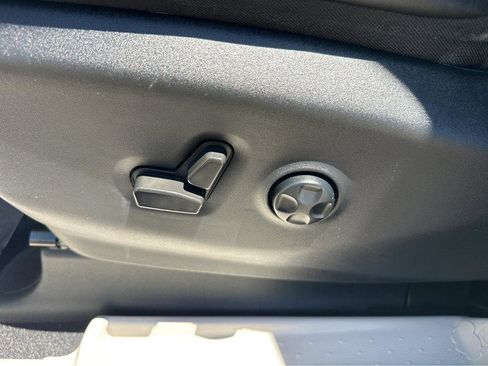 Used 2022 Chrysler Pacifica Limited image 34