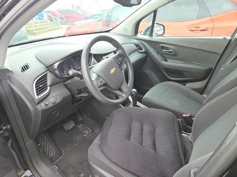 Used 2019 Chevrolet Trax LS w/ Tint and Cruise Package AWD/4WD image 6