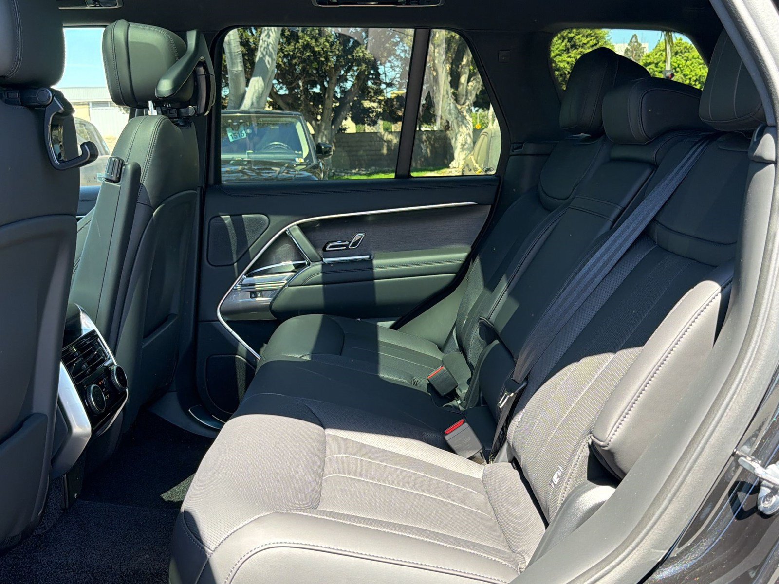 New 2026 Land Rover Range Rover SE AWD/4WD image 23