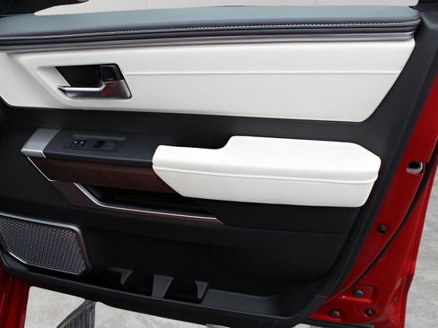 Used 2023 Toyota Sequoia Capstone image 31