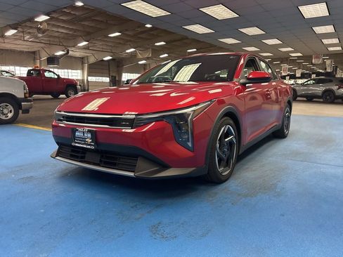 Used 2025 Kia K4 EX image 10