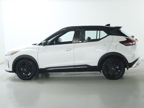Certified 2023 Nissan Kicks SR w/ SR Premium Package FWD image 38