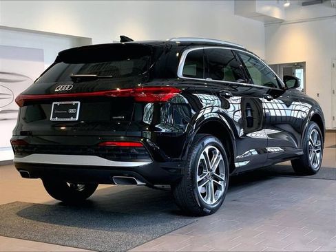 Used 2025 Audi Q5 Premium w/ Convenience Package AWD/4WD image 7