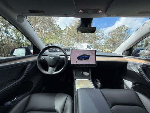 Used 2024 Tesla Model Y Long Range image 18