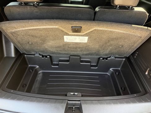 Used 2023 Chevrolet Traverse LT AWD/4WD image 12