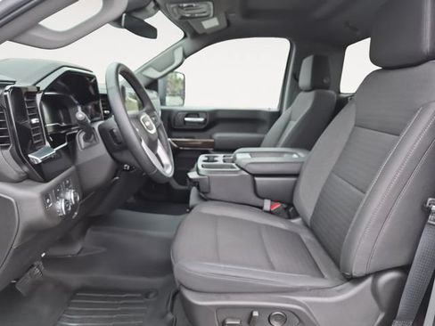 Used 2025 GMC Sierra 3500 SLE AWD/4WD image 11