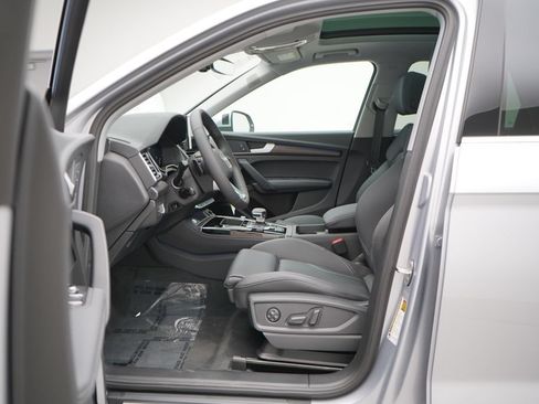 Used 2025 Audi Q5 2.0T Premium Plus w/ Premium Plus Package AWD/4WD image 6