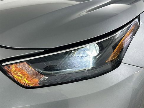 Used 2023 Toyota Highlander L image 32