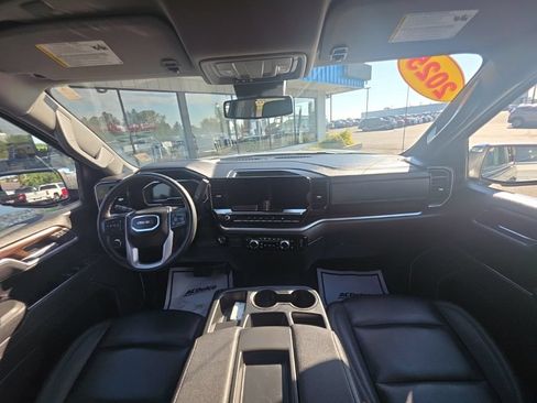 Used 2025 GMC Sierra 1500 SLT AWD/4WD image 16