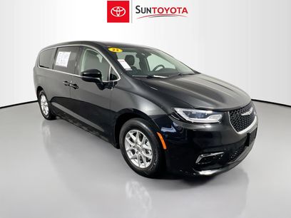 Used 2023 Chrysler Pacifica Touring-L