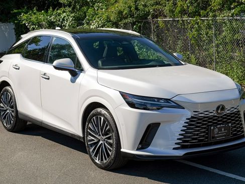 Used 2023 Lexus RX 350 w/ Accessory Package (2T) AWD/4WD image 9