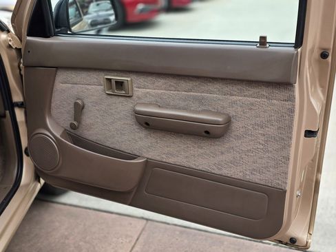 Used 1998 Toyota Tacoma 2WD Xtracab V6 image 18