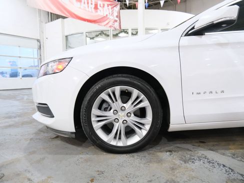 Used 2015 Chevrolet Impala LT w/ Convenience Package FWD image 4