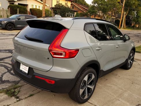 New 2026 Volvo XC40 B5 Plus w/ Protection Package Premier AWD/4WD image 10