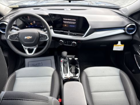 New 2026 Chevrolet Trax LT w/ Driver Confidence Package image 15