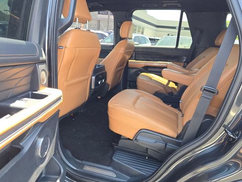Used 2022 Ford Expedition Platinum AWD/4WD image 10