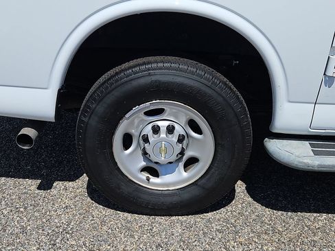 Certified 2024 Chevrolet Express 2500 w/ Driver Convenience Package RWD image 9