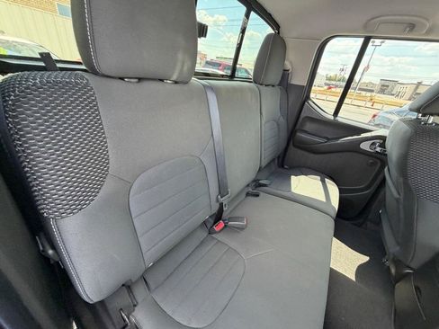 Used 2017 Nissan Frontier PRO-4X w/ Pro-4x Graphics Package AWD/4WD image 18