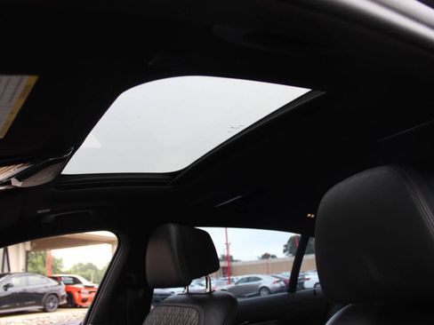 Used 2019 BMW 750i w/ M Sport Package image 18