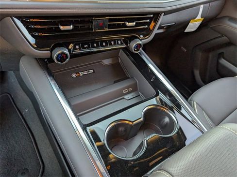 New 2025 Chevrolet Suburban Premier w/ Sun And Tow Package image 11