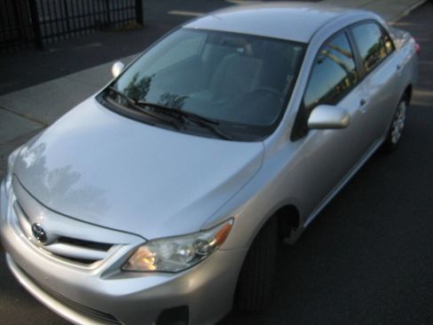 Used 2012 Toyota Corolla LE image 25