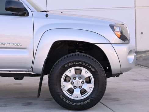 Used 2010 Toyota Tacoma 4x4 Access Cab V6 image 38
