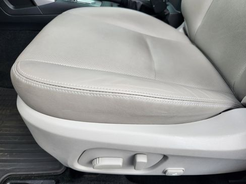 Used 2016 Subaru Forester 2.5i Limited AWD/4WD image 18