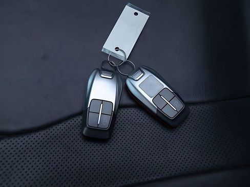 Used 2019 Ferrari Portofino Base image 58