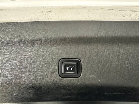 Used 2022 GMC Yukon XL Denali AWD/4WD image 24