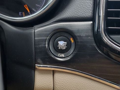 Certified 2019 Jeep Grand Cherokee Limited AWD/4WD image 35
