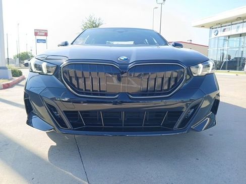 New 2026 BMW 530i 530i Loaner image 2