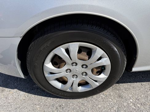 Used 2009 Hyundai Elantra GLS w/ Popular Equipment Pkg 2 FWD image 24