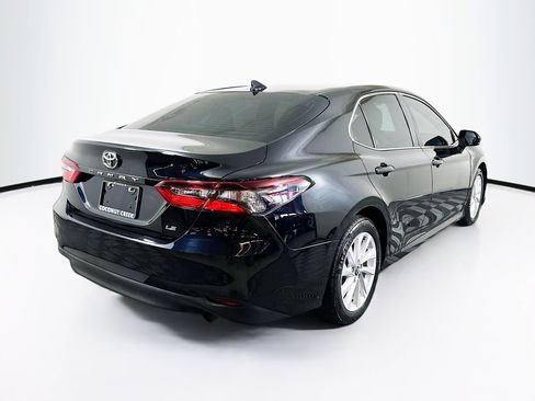 Used 2022 Toyota Camry LE image 3