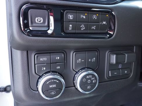 New 2026 GMC Yukon AT4 w/ AT4 Premium Plus Package AWD/4WD image 19