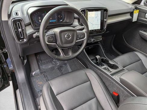 New 2025 Volvo XC40 B5 Core w/ Protection Package Premier image 3