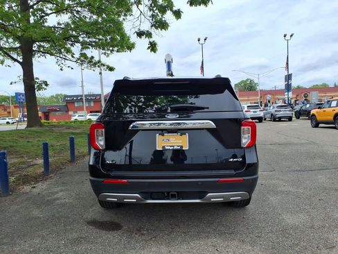 Certified 2023 Ford Explorer XLT w/ Equipment Group 202A AWD/4WD image 7