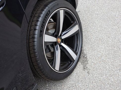 New 2025 Porsche Macan image 36