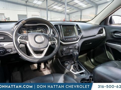 Used 2016 Jeep Cherokee Overland w/ Technology Group image 22