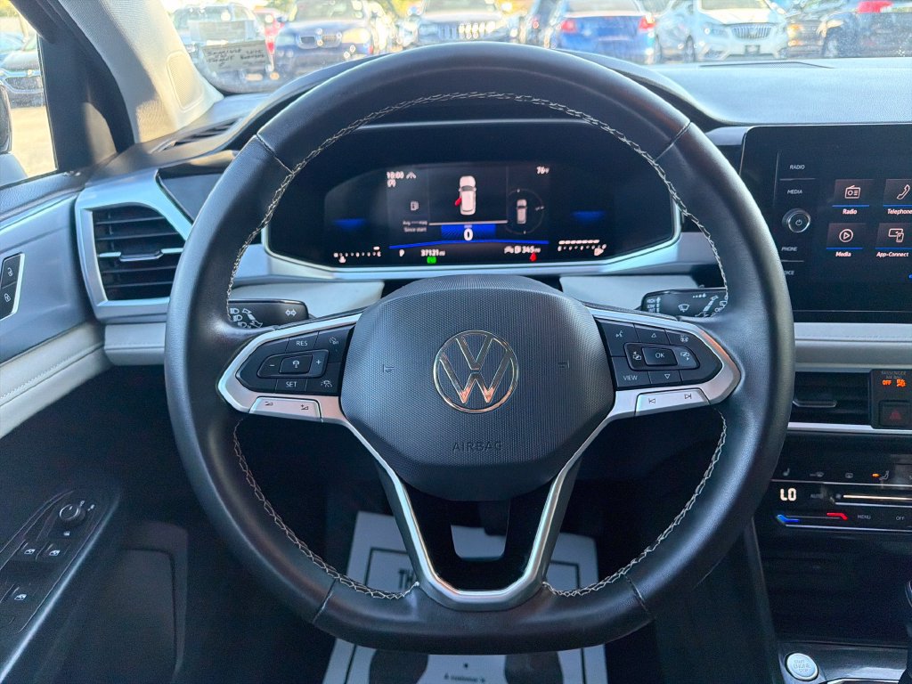 Used 2025 Volkswagen Taos SE AWD/4WD image 15