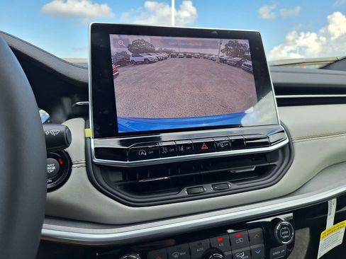 New 2026 Jeep Compass Limited image 25